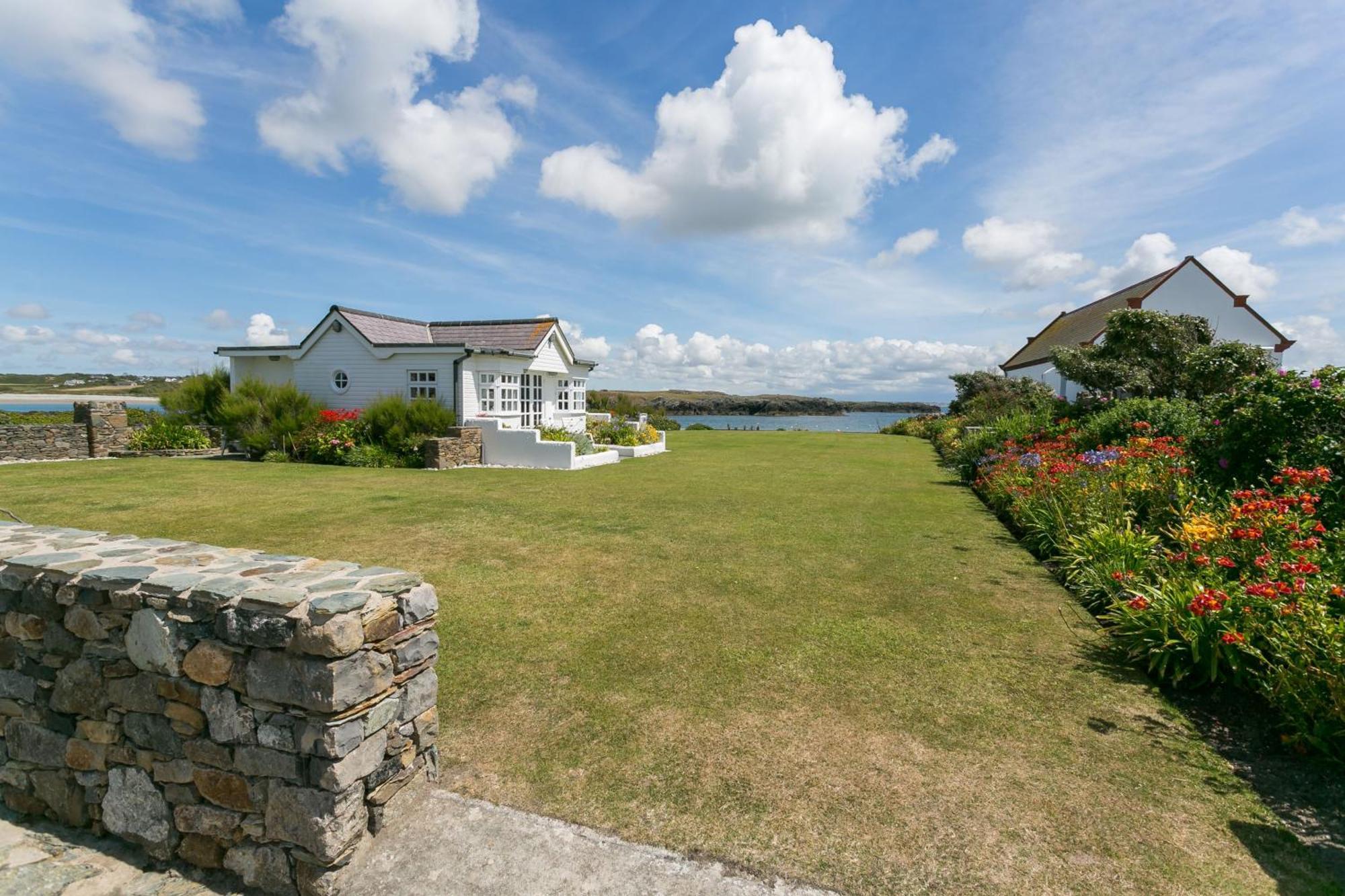 Pen Y Graig Villa Rhoscolyn Екстериор снимка